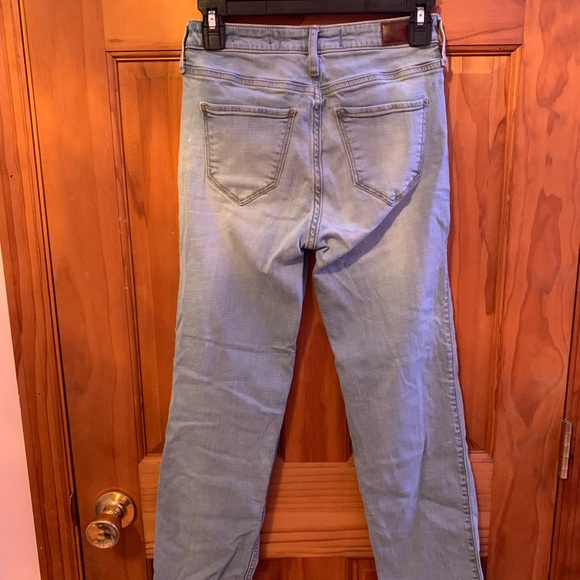 Hollister High Rise Slim Straight Leg Stretch Jeans - Picture 2 of 7